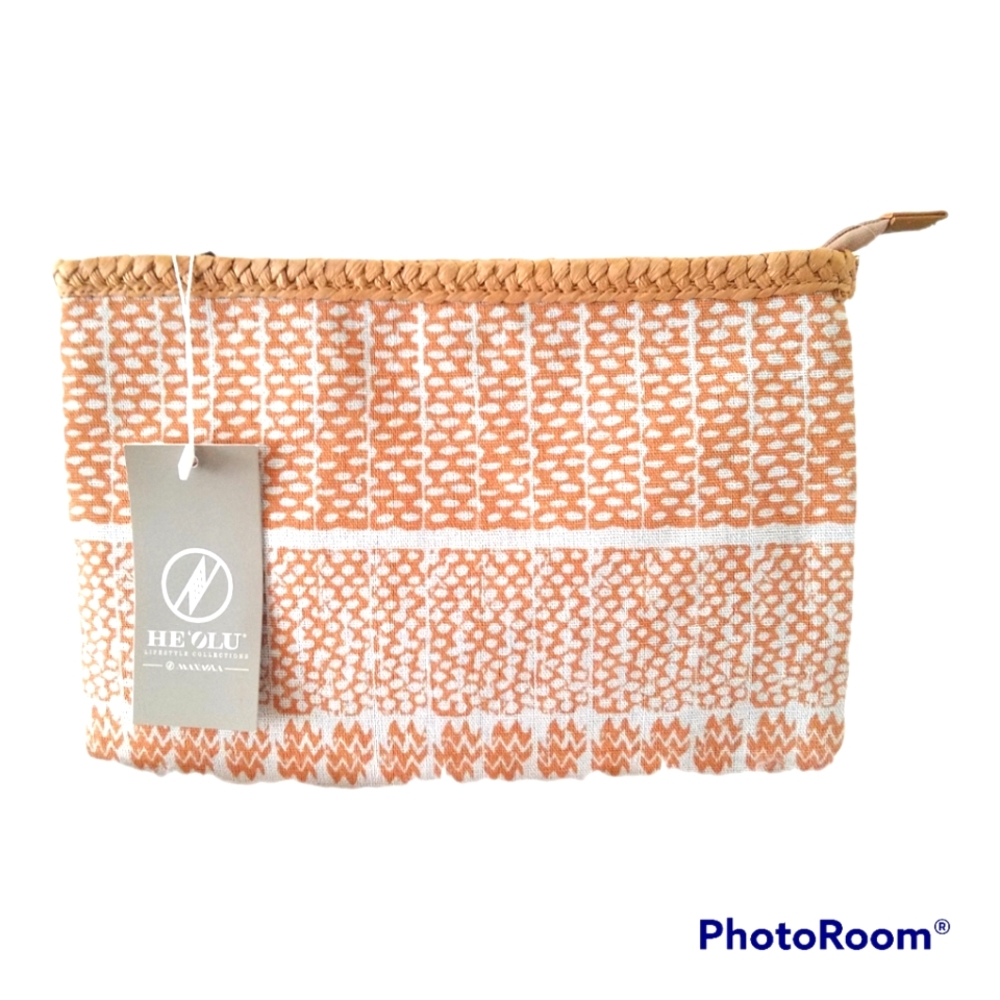 COPY - MANAOLA Lifestyle Collections "He'olu" Bamboo Stamped Pouch
